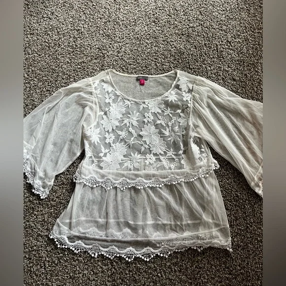 Sheer Vince Camuto lace top - Picture 1 of 4